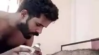 رجل بأعضاء تناسلية نسائية