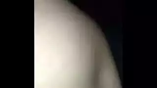 بنت صغيره وتصرخ من قوة النيك