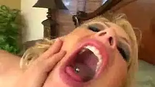 جنس قارب إكس إكس إكس لاشتهائها الهرموني الشرقي