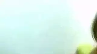 لاتينا نحيلة تُملأ بالسائل المنوي في مشهد بورن