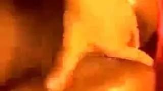 سمراء مثيرة تمارس الجنس من الخلف حتى تبلغ ذروتها بشكل لا يمكن السيطرة عليه