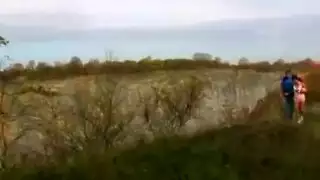 لصق على الحائط