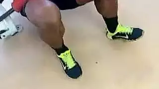 لاتينا مثارة تأخذ ضربات قاسية في مشهد إكس إكس إكس