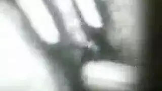 شابان مشعران بقضبان ضخمة يمارسان الجنس الصريح