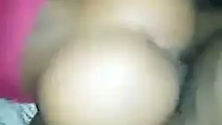 ضربها بقوة