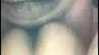 خيال جنس جماعي قاسٍ: فحل أسمر يملأ فتحات الفتاة السعودية