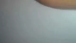 مغامرة إباحية لمراهقة: يتم تناوب فريق عليها بقضيب مجهول موهوب