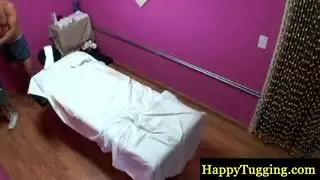 بنات مؤخرات كبيرة مدمنات على جماع جماعي خشن