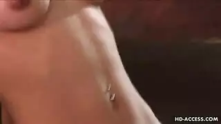 جميلة تشعر بالملل تعبد عضوه وتأخذ بذوره