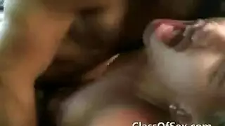 يتعاطى المخذرات ويمارس الجنس