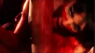 فحل عربي يستعرض لحمه السميك