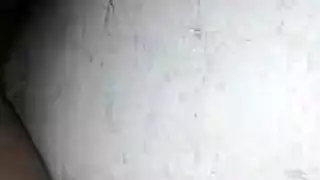 ميلف تحصل على قذف عميق أثناء أداء الأعمال المنزلية