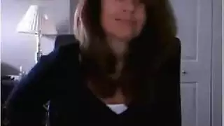 جلسة إباحية لفتى مراهق: ضخ قضيبه القاسي
