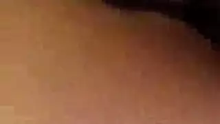 فتاة آسيوية تتعرض لإيلاج مزدوج في فيلم إباحي عنيف