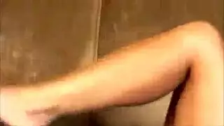 ابنة متخفية وحلمها الجنسي المحرم مع شخصية الأب