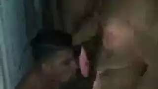 مؤخرة ماكسين البرازيلية تتعرض للضرب من قبل مديرها