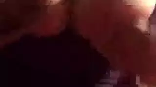 تعرض لحبيبها بزازها ع الكام