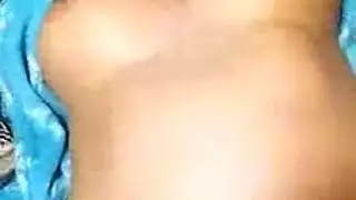 ركوب خشن بقضيب سميك غير مختون
