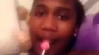 فتاة ألمانية تركب قضيبًا لإنزال فوضوي عند شروق الشمس