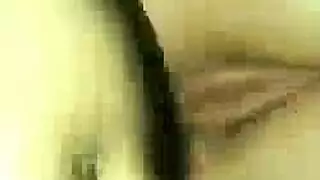 جنس جماعي صريح مع صديقة جذابة وأصدقائها الشهوانيين