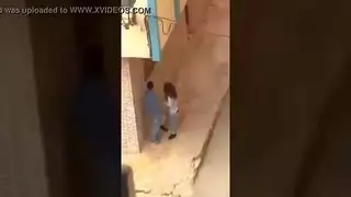 قذف داخلي حاد في العلن: عربي ينيح صديقته
