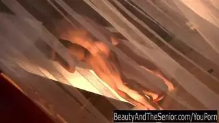 هؤلاء النساء يعرفن كيف يركبن القضيب