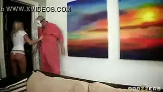 رقص إغرائي على الحضن لجميلة سوداء