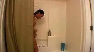 سحاقيات مثيرة تركب ديلدو حصان ضخم بإثارة