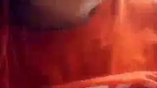 مداعبة ثدي مستمرة: نجمت الإباحية الإبنوسية هذه تحب الاستعراض