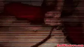 مشاهد جنسية صريحة على المكتب: الزوجات الهولنديات الساخنة تمارس الجنس في العمل