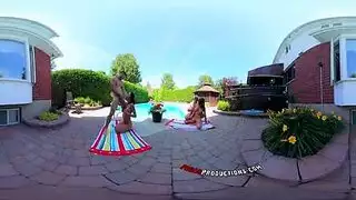 بنت تتبرز على الهواء