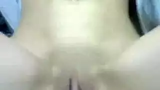 أجمل ياباني يغسل الملابس السوداء مع نائب الرئيس الطازج