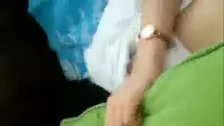 كانت الفتاة الآسيوية الخجولة تصنع وجبات قبل أن تنزل وقذرة مع حبيبها الجديد