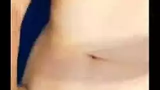 مثير أشقر بيضاء تجارة الجنس عن طريق الفم مع الديك الوحش الأسود
