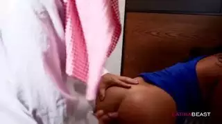 أموال النفط تحصل للرجل العربي على عاهرة كولومبية نيك ميلا جارسيا