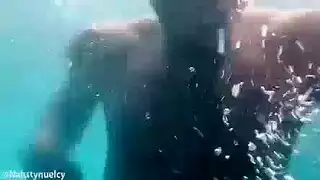 صباحاً وظهراً وليلاً: هذه الفتاة الوقحة تُمارس الجنس بعنف