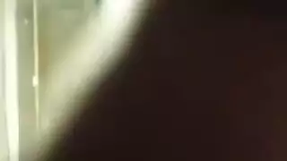 التجرد في غرفة النوم يؤدي إلى لحس الفرج وجنس قاسي