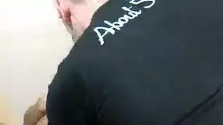 رسوم محرمة: شاهد كارينا كابور تأخذ قضيب حيوان