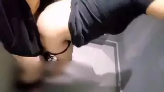 نائب الرئيس غرغرة الهرة الأكل اللعنة الصعب