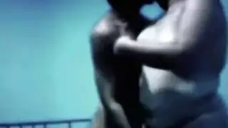 فتاة تلعب في كسها من تحت الكيلوت