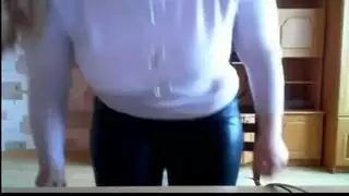 نجمات إباحية إنجليزيات في مص عميق وقذف على الوجه