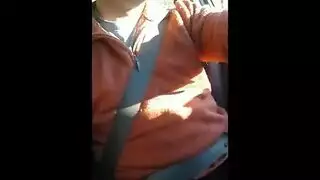 سكس عربي في الهواء الطلق: بنت عربية تنيك في مقعد السيارة الأمامي