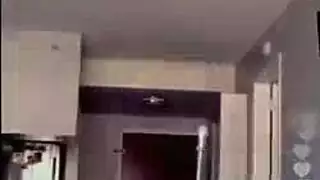 فتيات الحفلة السكرانة يحصلن على خدمة سباك قاسية