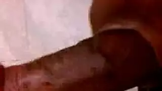 ممثل نوبي يحصل على مص عميق لقضيبه في جلسة بلوچوب صعبة