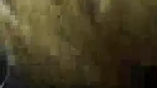 ثلاثي إكس إكس إكس: أصدقاء يمصون ويضاجعون قضيبًا قاسيًا
