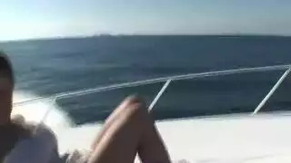 حرث طيز ليال عبود الضيقة في هذا المقطع الإباحي