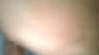 مقطع إباحي لرجال يرضعون من أثداء حليبية ضخمة
