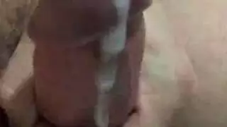معرض عاري: شيرين تفتح كسها