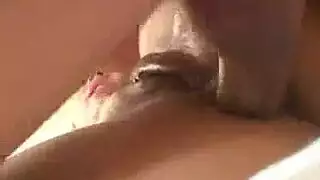 الفحل الأسود يضرب فتحات البنت السمينة