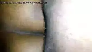 فتاة شرق أوسطية ساخنة تأخذ قضيبًا غليظًا في طيزها